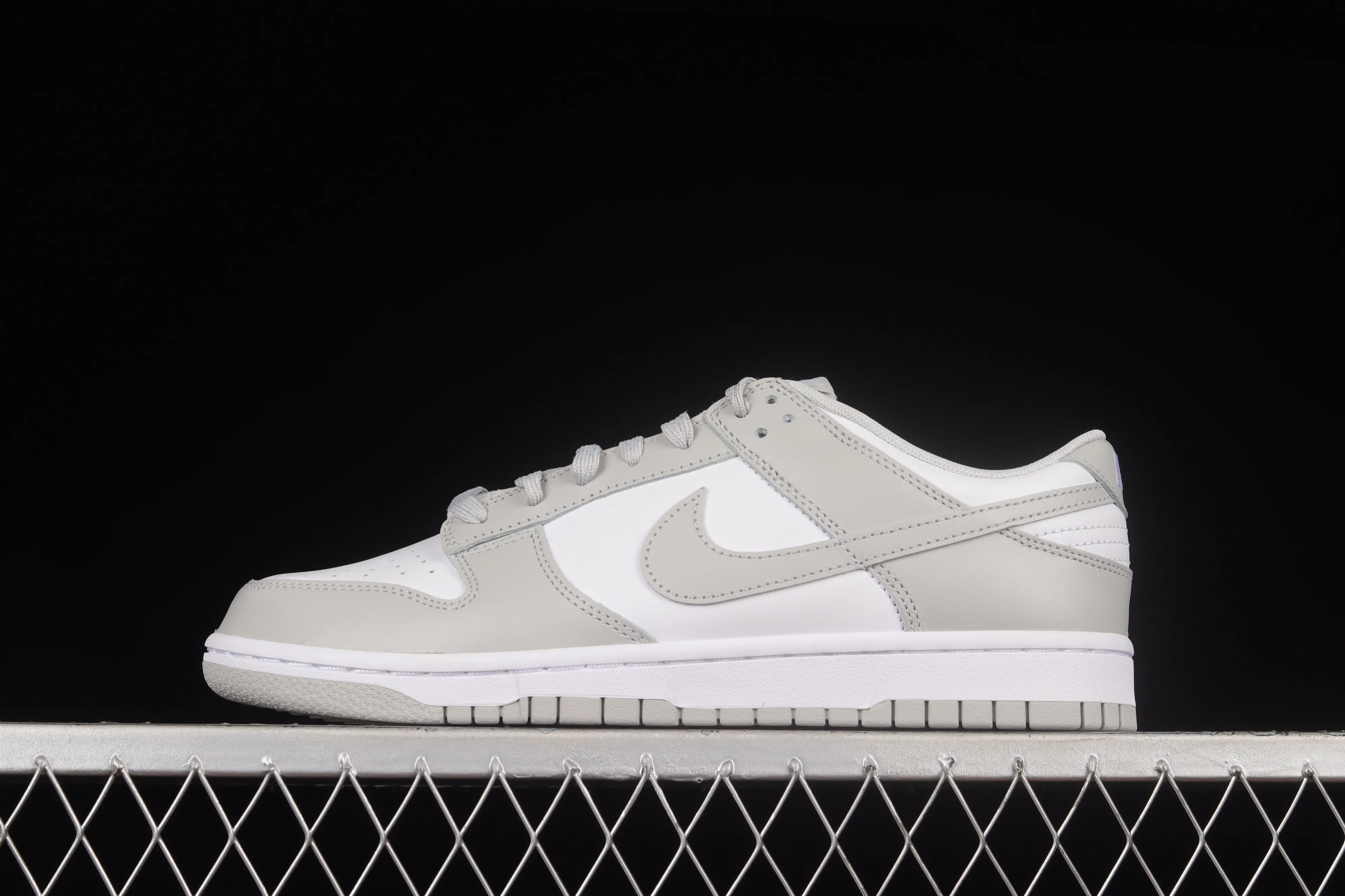 All Categories Nk SB Dunk Series Nk SB Dunk Low Low-top Sneakers Pure Original Version NK SB Dunk Low "Grey Fog" White Gray SB Smashed Backboard Fashion Casual Sneakers DD1391-103